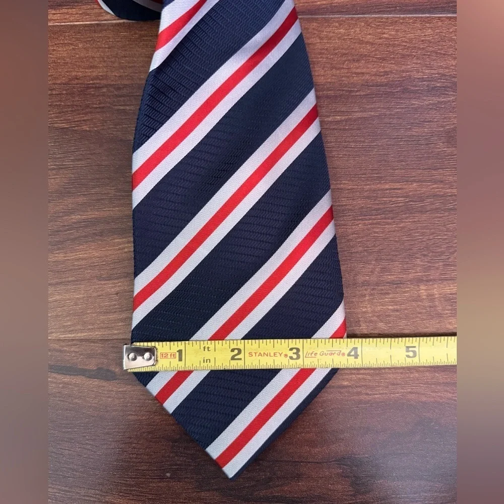 FOSSIL 100% Silk Classic Blue and Red Striped Tie for Formal Occasions